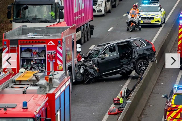 Volvo XC90 after collision with fire truck
